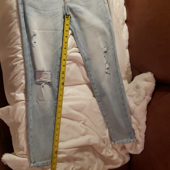 New- Low Rise Distressed Ankle Skinny Jean - Picture 5 of 11
